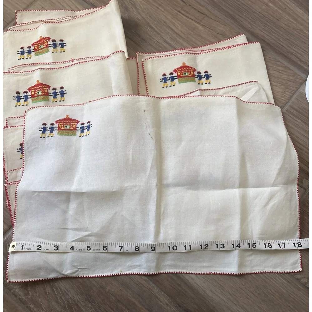 Vintage Cream Vintage Japan Guest Linen Napkins w/ Red Border 18